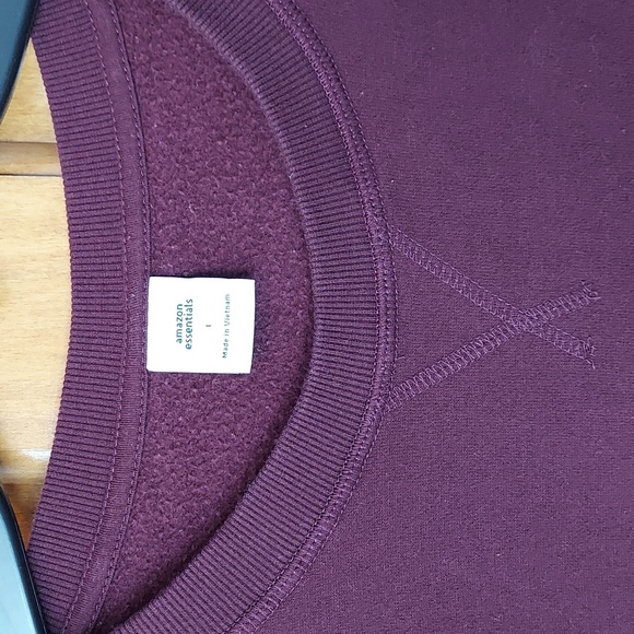 * Amazon Essential Women's Burgundy Crewneck Soft Sweatshirt Size Large Like New - Picture 2 of 7